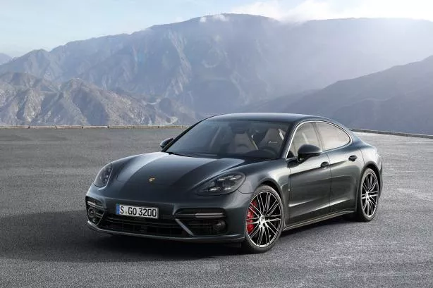 The 2018 Porsche Macan facelift will be powered by new turbocharged V6 petrol engines from the Porsche Panamera. Porsche Panamera angular front