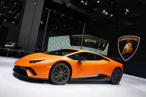 Lamborghini Huracán Performante angular front at 2017 Shanghai auto show
