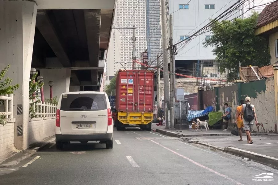Keep the bike lane open Keep the bike lane open