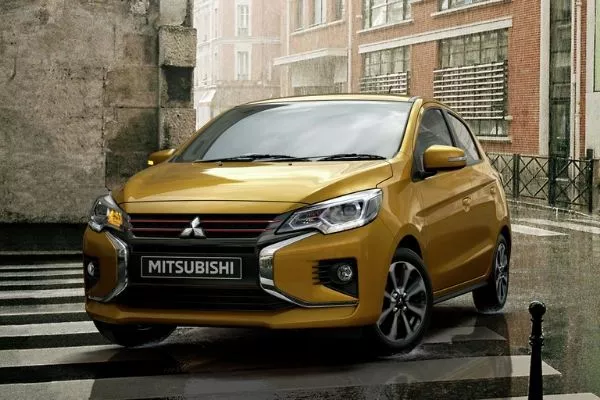 2020-mitsubishimirage-on-the-road