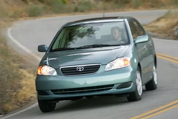 Used Toyota Corolla Altis on the road 