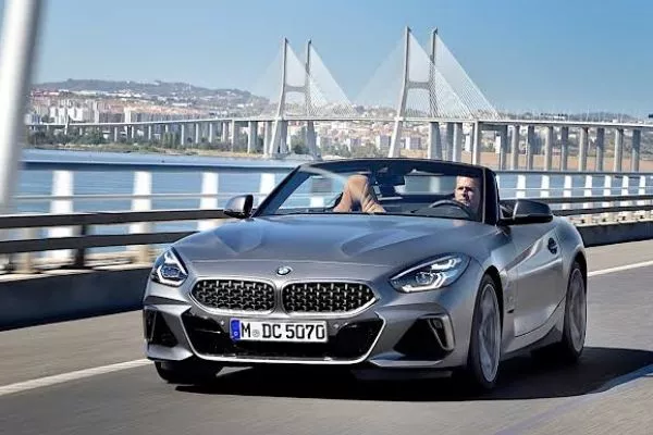 2020-bmw-z54-on-the-highway