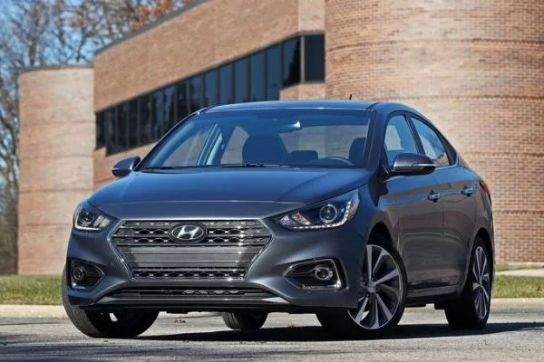 The Hyundai Accent Diesel is so much faster than it is supposed to 2020-hyundai-accent-on-the-road
