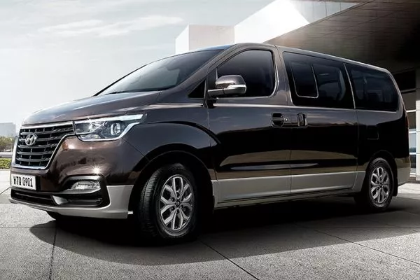 A picture of the of the 2020 Hyundai Grand Starex