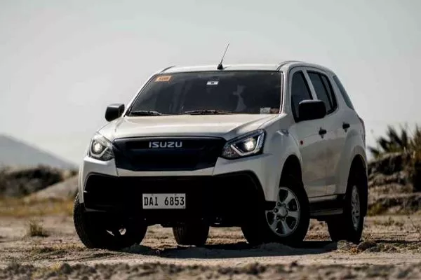 It is a Wonder that Isuzu even earns a profit from this car 2020-isuzu-mu-x-on-the-road