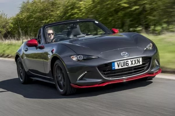 2020-mazda-mx-5-on-the-road