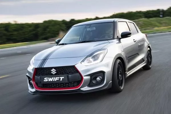 2020-suzuki-swift-on-the-road