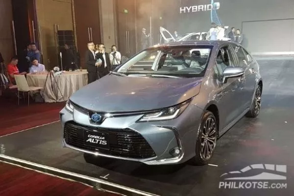 A picture of the Toyota Corolla Altis Hybris.