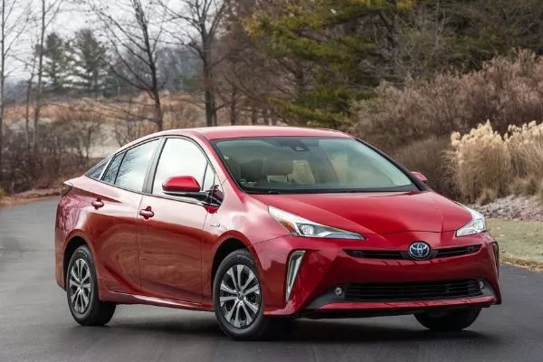 A picture of the 2020 Toyota Prius.