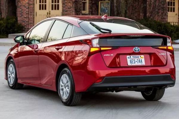 toyota prius 2020