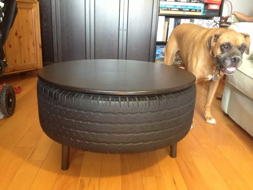 A table tire with a dog
