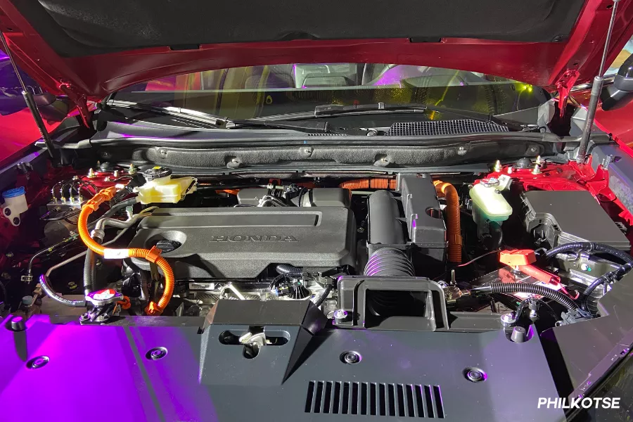 The CR-V RS e:HEV's engine bay The CR-V RS e:HEV's engine bay