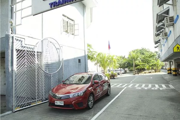 Being in the industry for 4 decades, this driving school is probably one of the oldest driving schools in the country. A1 Driving School PH