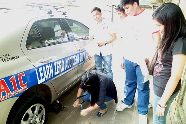 maintenance lesson at A1C driving school in Bulacan