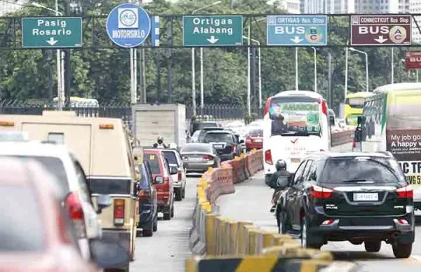 vehicles plying on EDSA