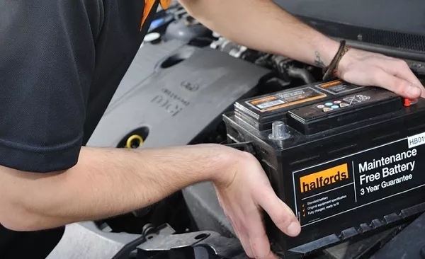 You can regularly check your car battery status by yourself Car battery maintenance
