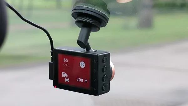 Garmin dash cam 55 offers 1440p HD resolution with the excellent video quality Best dashcam Philippines_Garmin 55