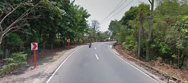 Driving in blind curves in the Philippines