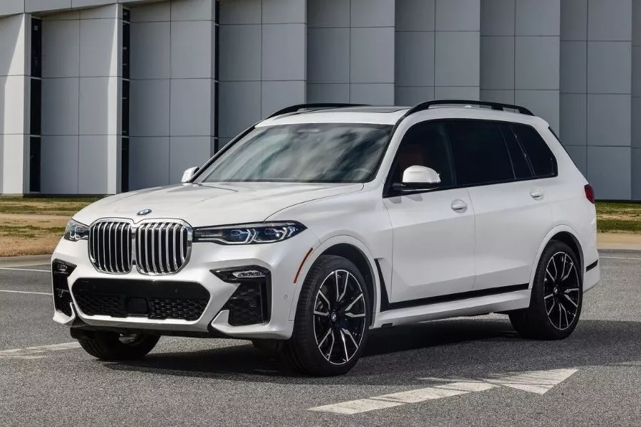 Do you like the look of the X7's grille? A picture of the BMW X7