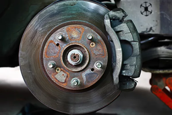 After a long time of idleness, the car’s brakes and rotors are likely to rust. car brake and rotor