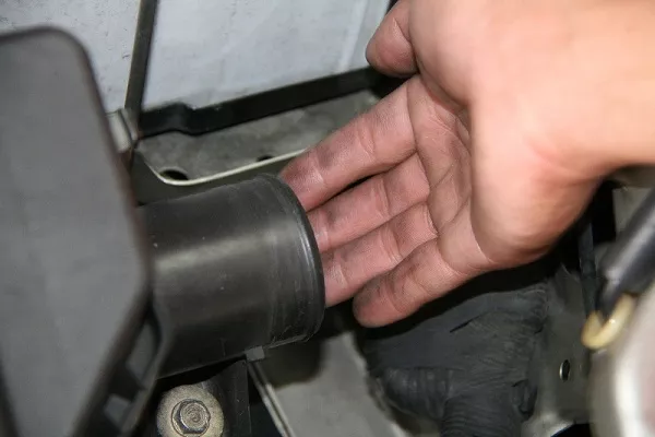 Final check the car air filter