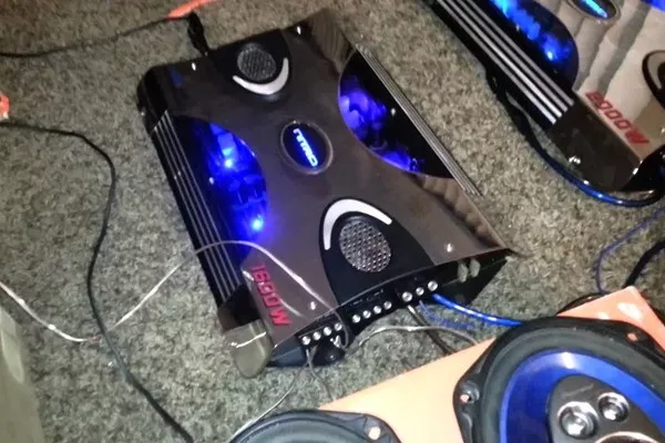 car amplifier