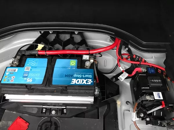 car auxiliary battery