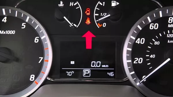 Keep your seatbelts on to protect yourself Basic car features_seatbelt reminder