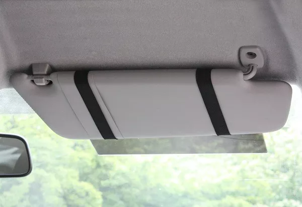 These sun visors shade eyes from bright sunlight and even bright HiD headlights basic car features_sun visor