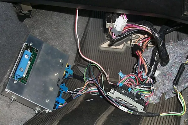 A picture of a car's ECU.