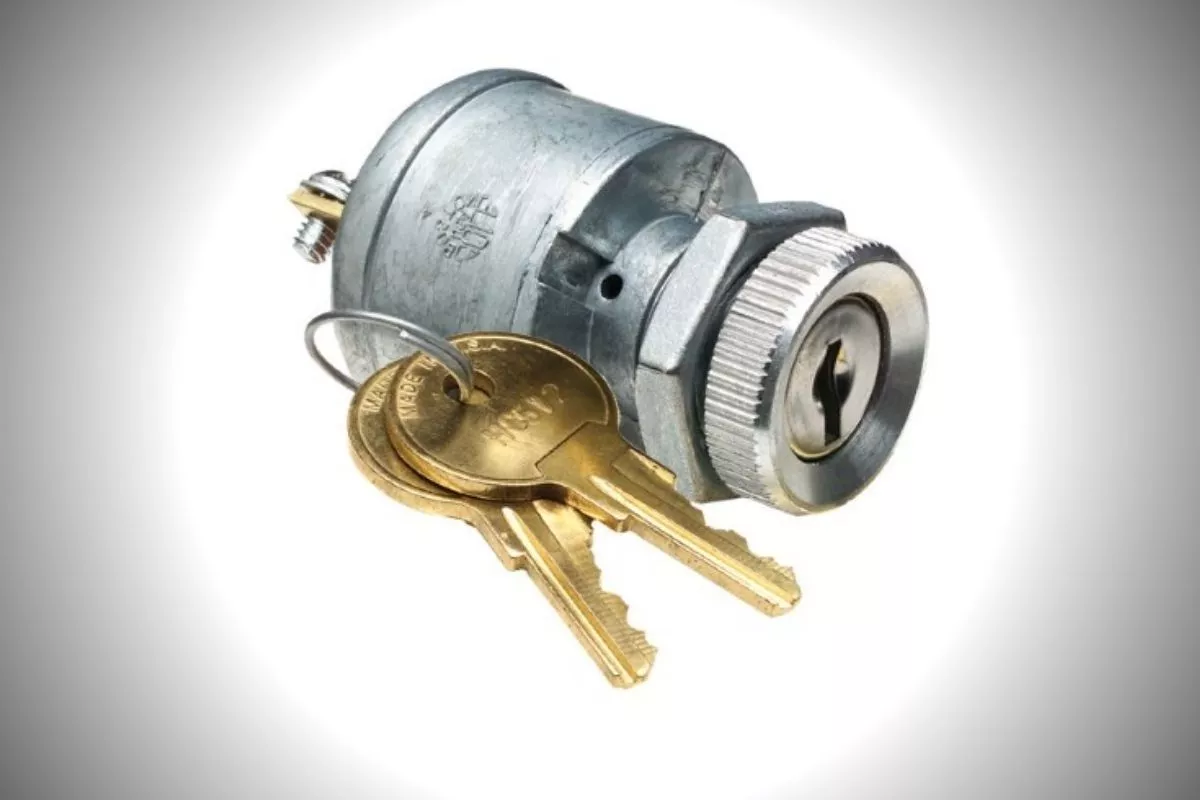 A picture of a generic no-brand car ignition switch