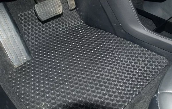 Standard mats are the basic floor mat that protects your floor from usual substances like liquids. standard car mats