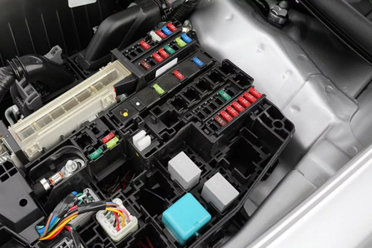 A picture of a typical car relay box