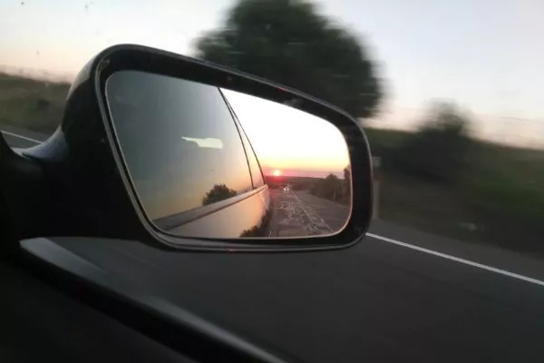 A picture of a typical side mirror.