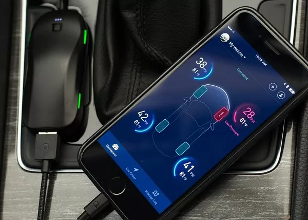 Car gadgets for road trip 2019_smart tire safety monitor