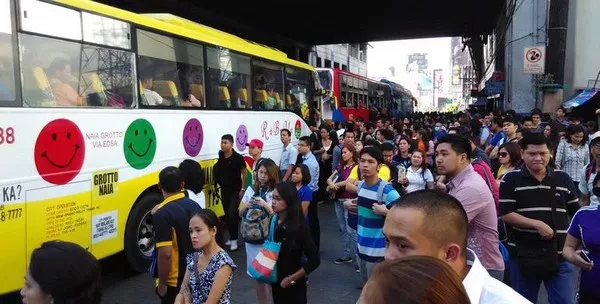 Group of filipino commuters