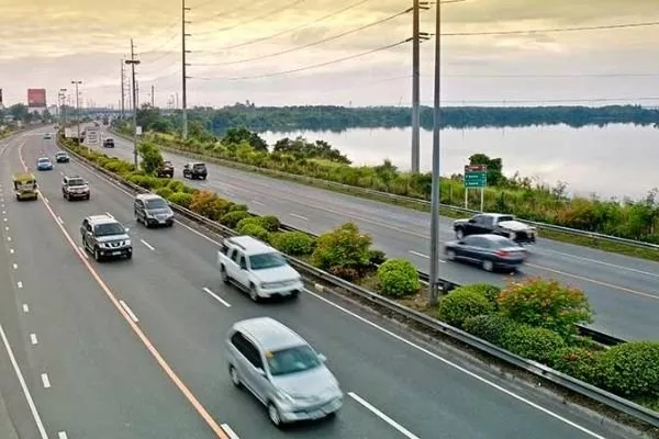 The Manila-Cavite Expressway (CAVITEx)