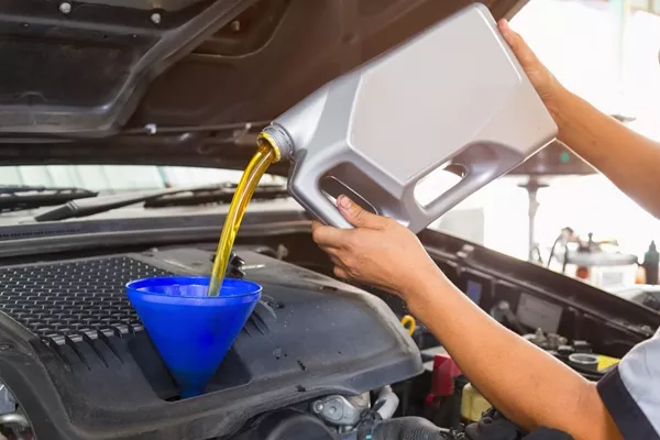 changing car engine oil