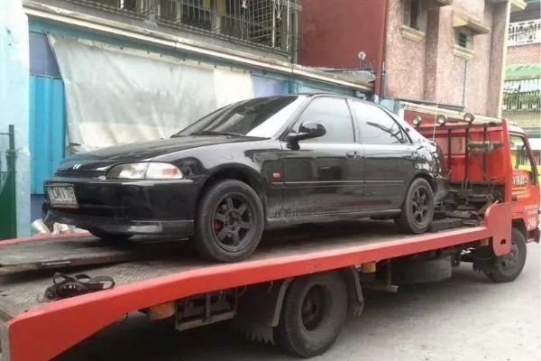 A picture of a Civic being transported