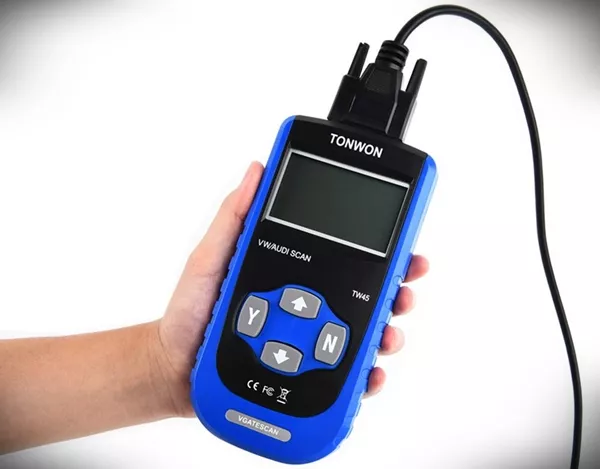 Code reader type can read all manufacturer codes and clear them code reader type