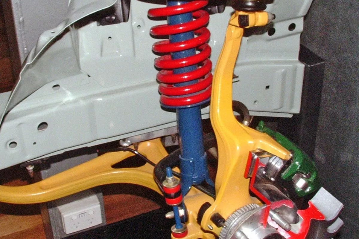 A Picture of a double-wishbone type suspension