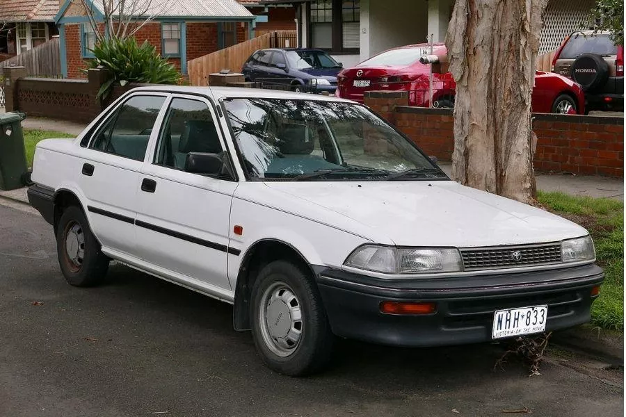 A picture of the Toyota Corolla AE92 SE for the Australian market
