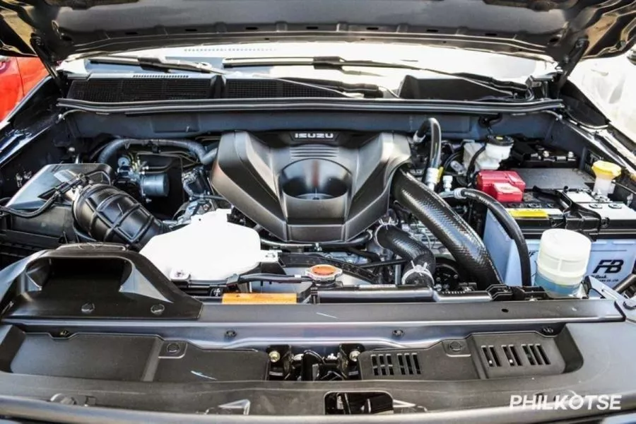 The D-Max's 3.0-liter turbodiesel engine A picture of the 2021 D-Max's engine