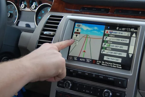 Driver using car navigation