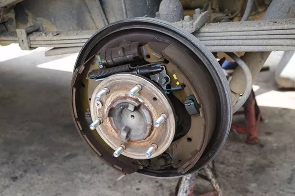 A drum brake assembly