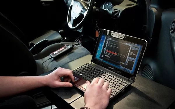ECU remapping with laptop