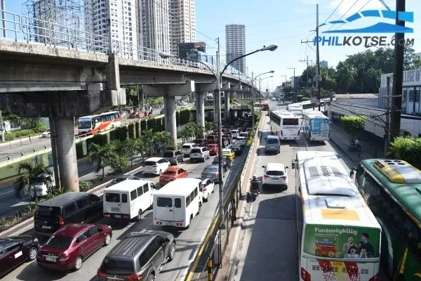 We can only image what would happen if new cars with temp plates are excempt from coding A picture of heavy traffic on EDSA