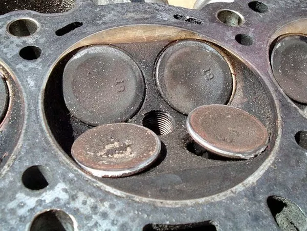 Engine valve failure results from burnt exhausts Engine valve failure