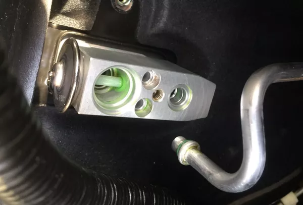 This expansion valve is another pressure regulating device which also provides a limit in the refrigerant flow Expansion valve