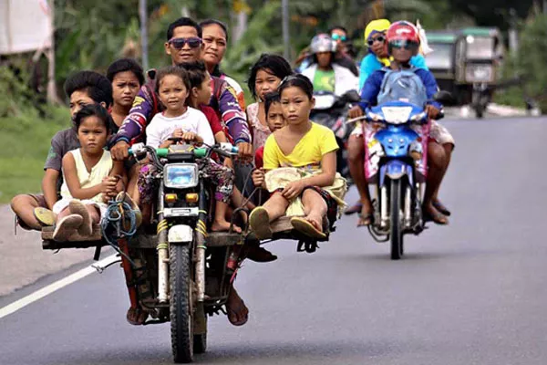 extreme habal habal loading people on the road